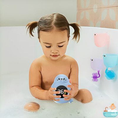 thermometre-pour-le-bain-de-bebe-phoque-fille