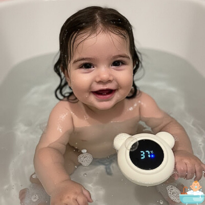 thermometre-pour-le-bain-de-bebe-ours-fille